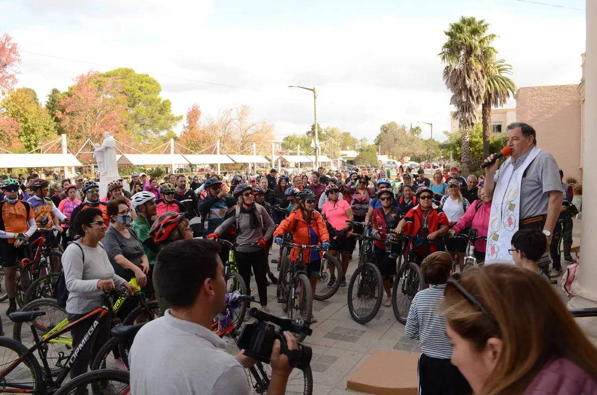 Comienza con la bendición a ciclista y motociclistas la Peregrinación a