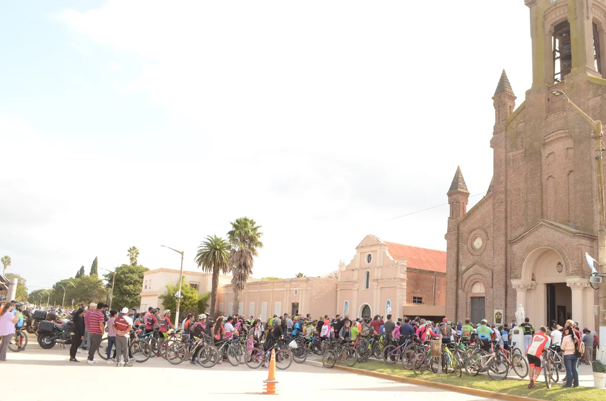 Encuentro ciclistas y motociclistas