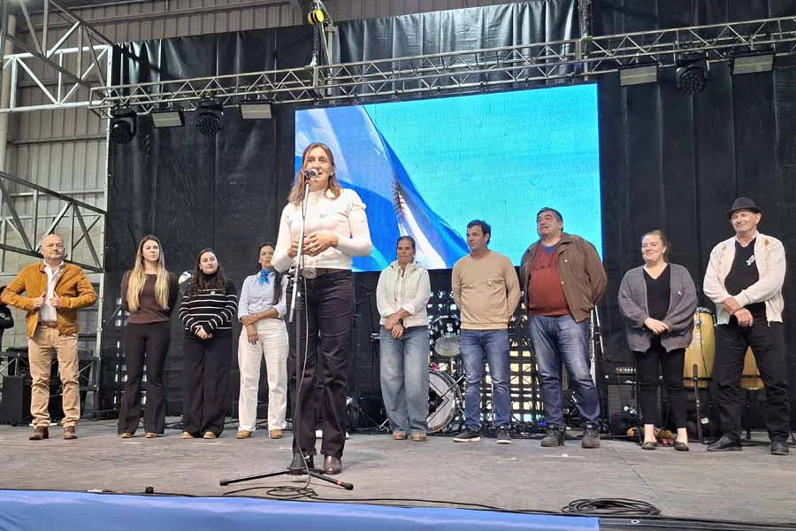 Vignaud intendenta concejales y tribunos en el almuerzo