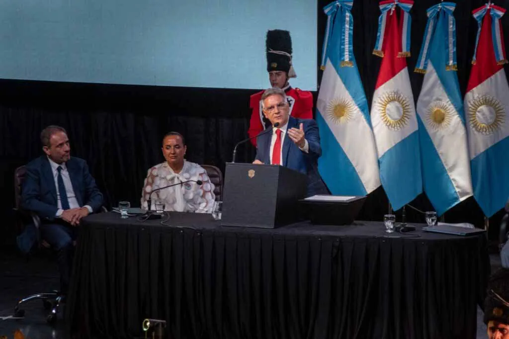 Llaryora Dean Funes