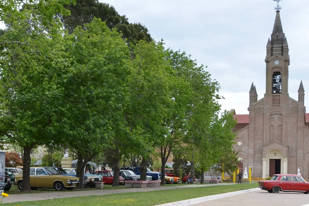 Encuentro autos y motos