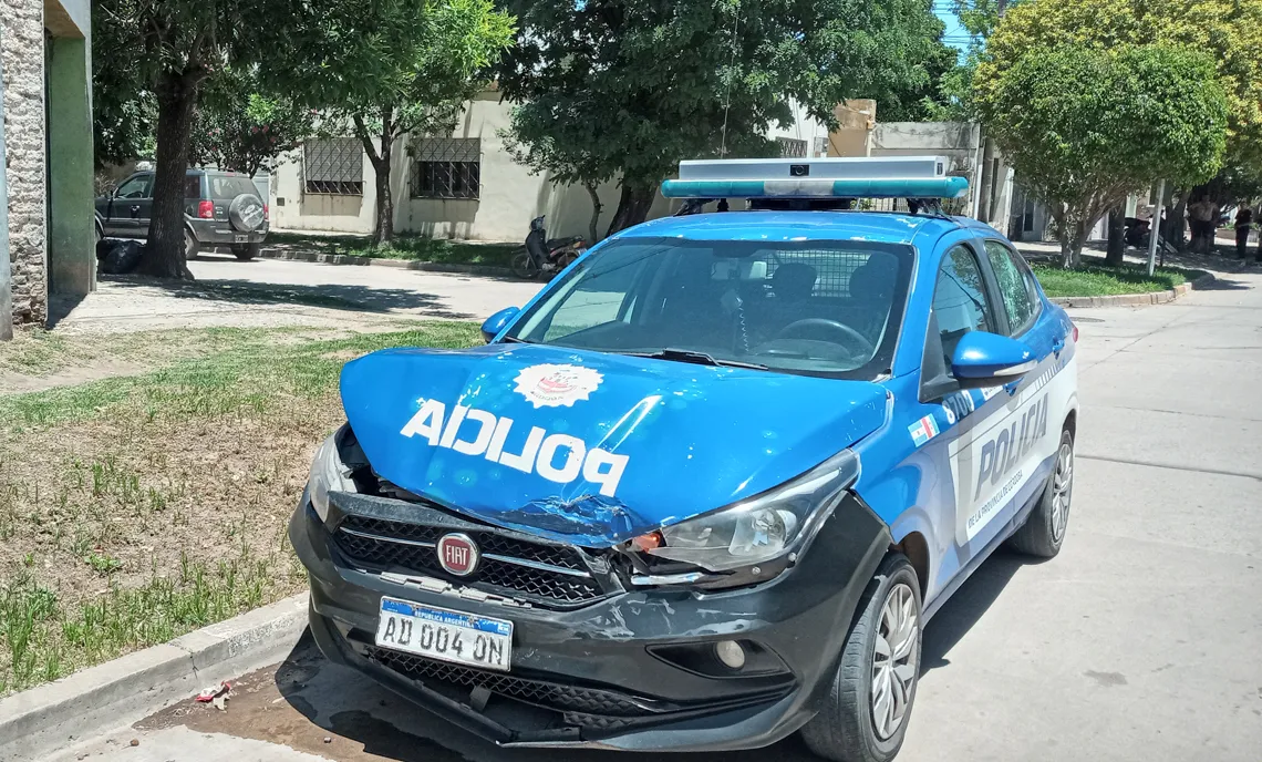 Choque movil policia