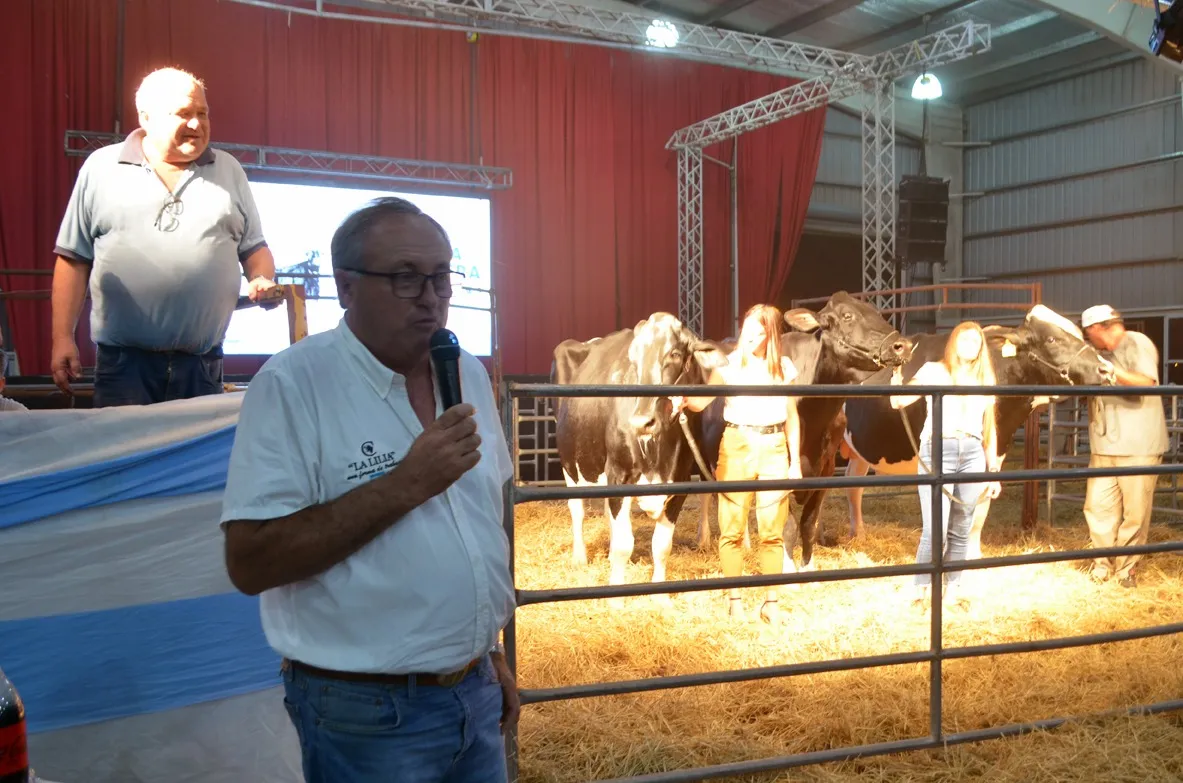 Horacio Barberis de La Lilia explicando pedigri