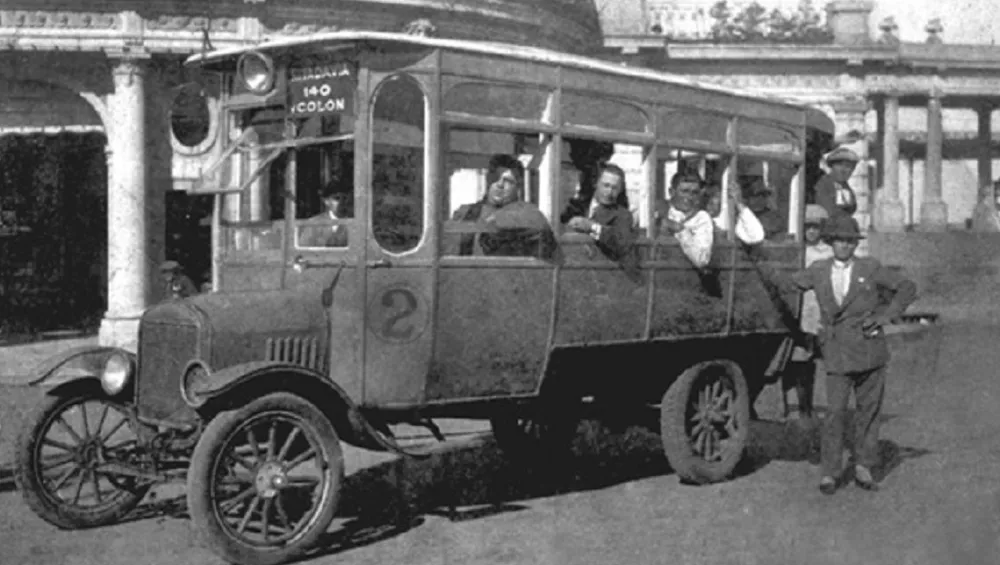 Colectivo inventado por Argentinos