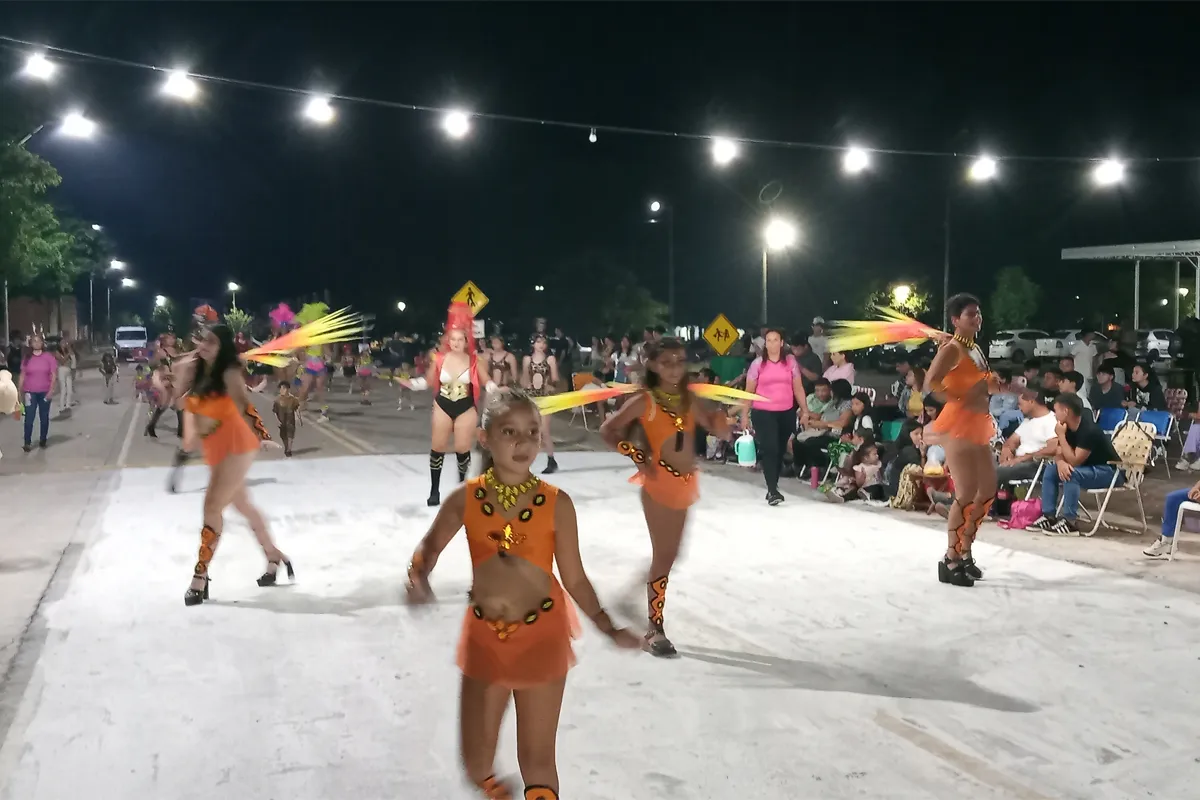 Comparsa local Itaivi Sambando