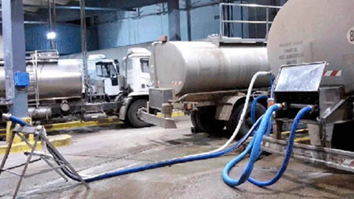 camion-cisterna-leche