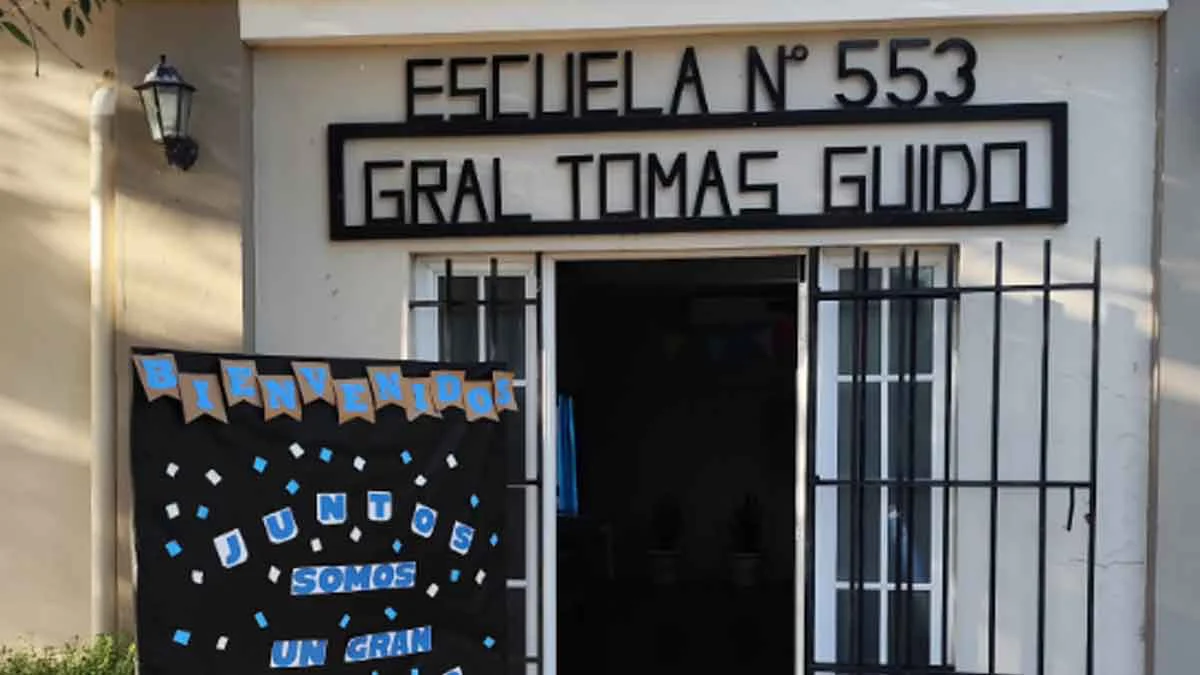 escuela-553-dos-rosas-y-la-legua