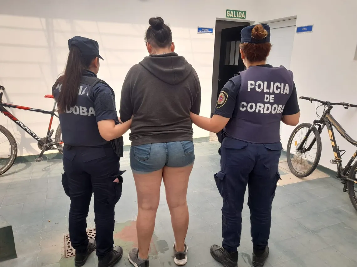 mujer detenida