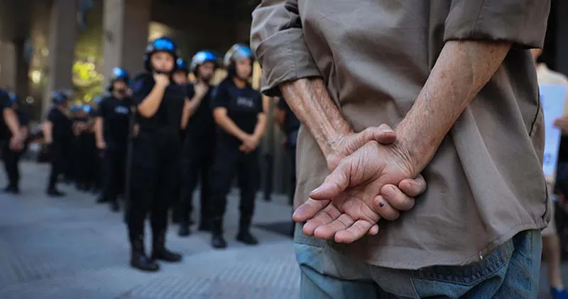 La guerra contra los viejos