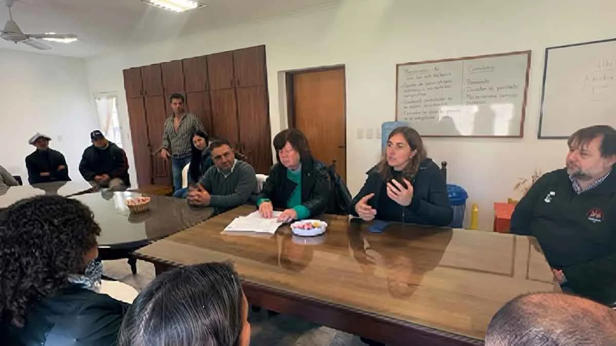 visita-autoridades-vignaud