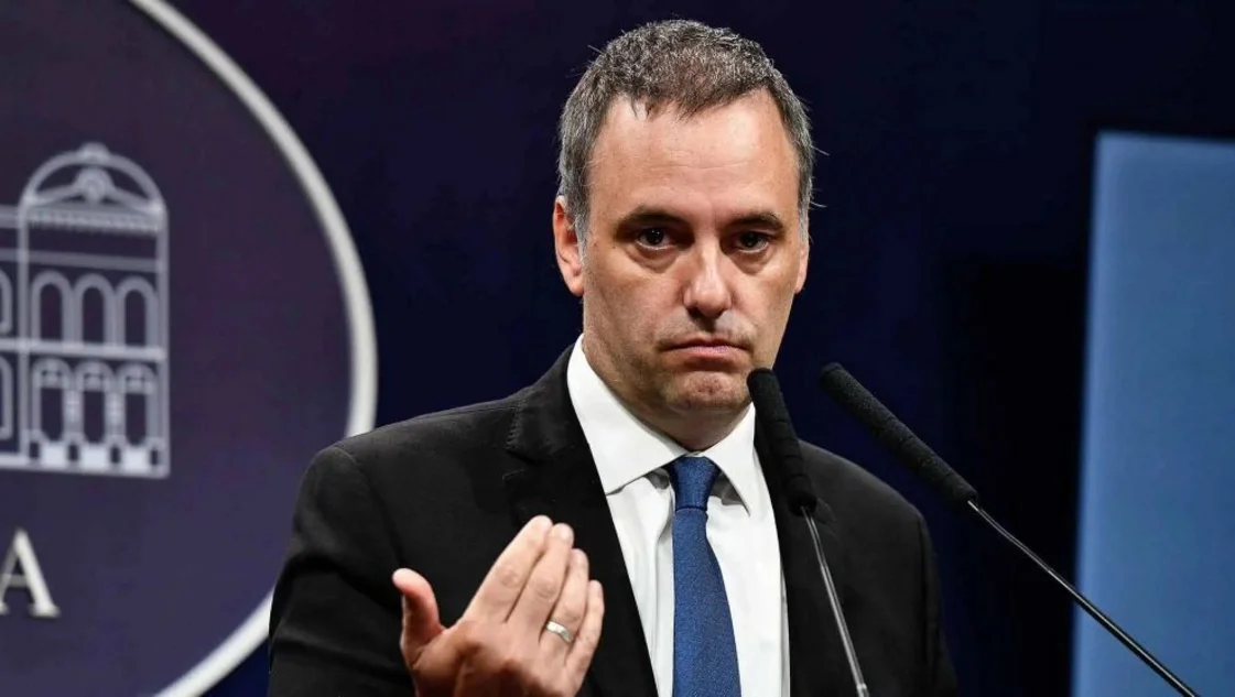 Quien se queda con lo tiuyo