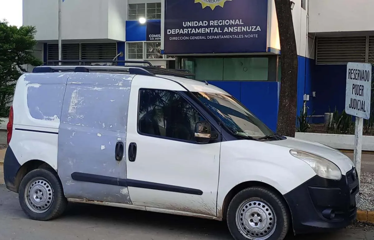 Utilitario robado en San Guillermo