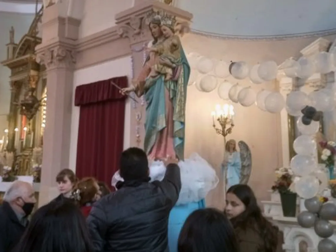 Santuario Maria Auxiliadora fieles